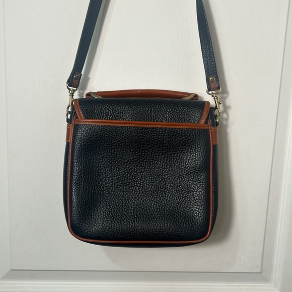 ALBA BUCKET CROSSBODY BLACK AND BROWN BAG - Picture 7 of 11